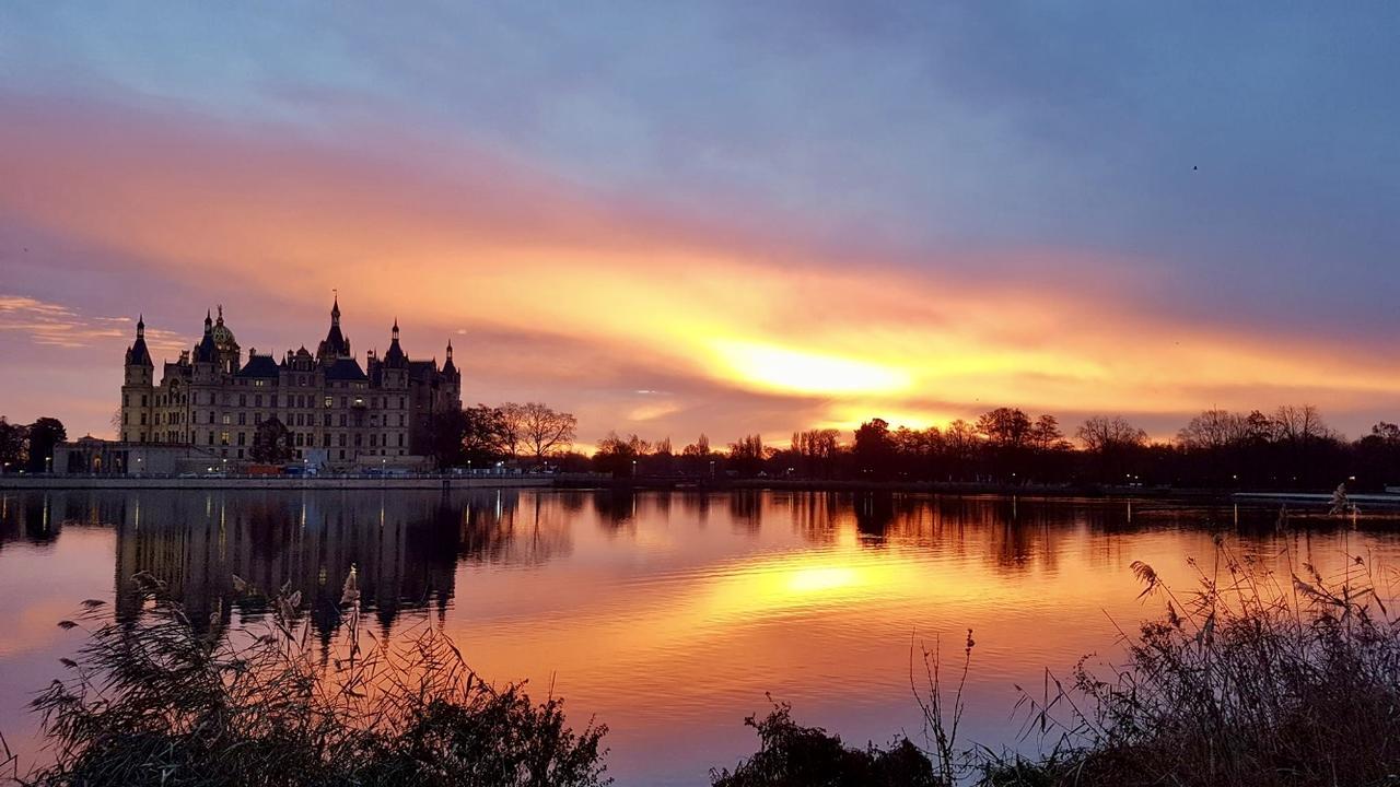 Pension Karina Schwerin Hotel Schwerin  Exterior photo